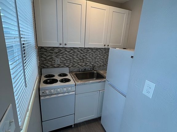 5th image of 309 7th St S #8