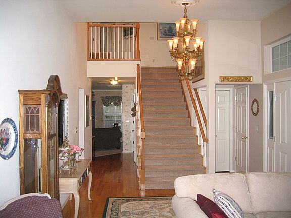 Hardwood Entry, Wide Stairways