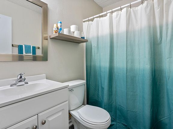 4th image of 4230 United St #4232