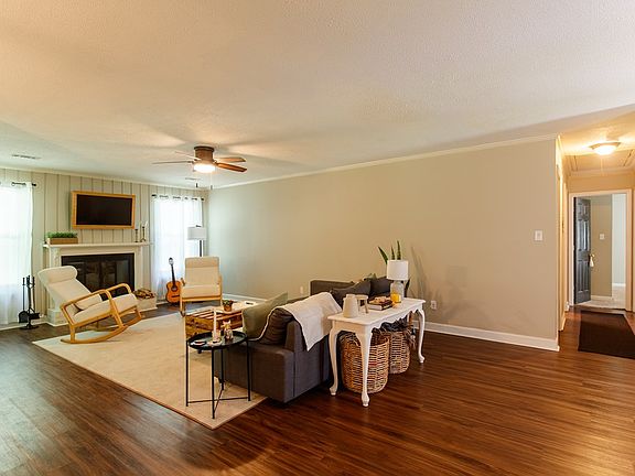 4th image of 305 Breckenridge Dr
