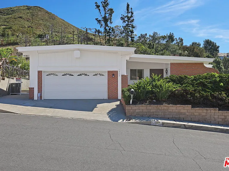 1340 El Hito Cir — Photo 2