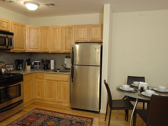4th image of 506 Washington Ave APT 203