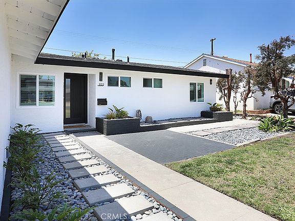 4th image of 833 N Felicidad St