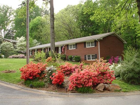 5th image of 4330 Sumac Cir SE