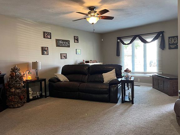 4th image of 3208 L Ave