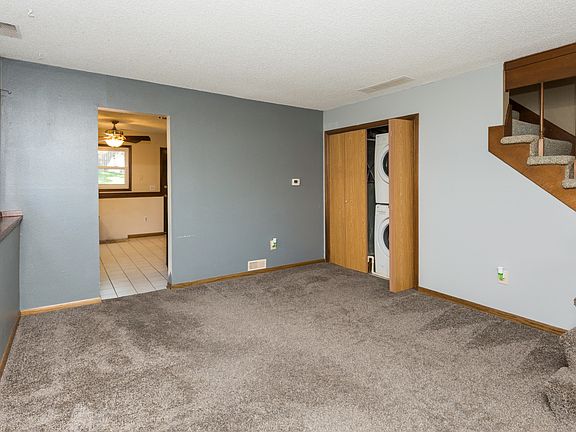 4th image of 1876 E Park Ave