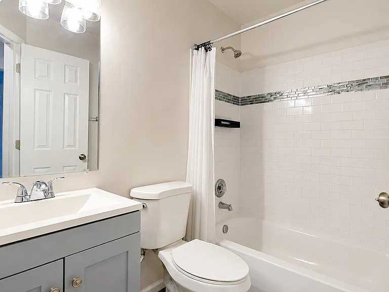 16 - Second floor hallway shared full bathroom_06052026