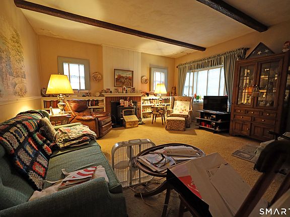 5th image of 1121 Fienemann Road