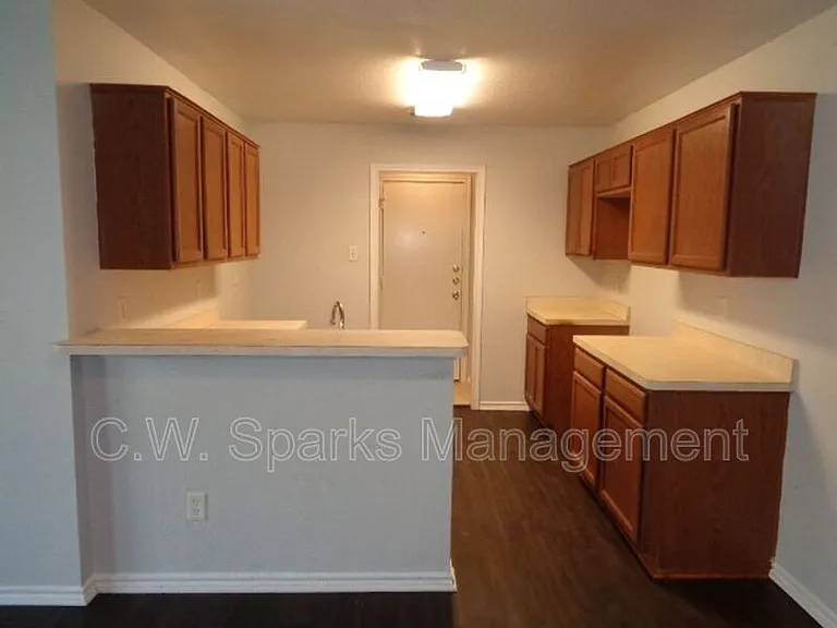13651 Biggs St — Photo 4