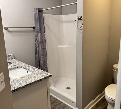 4th image of 125 Eden Park Dr