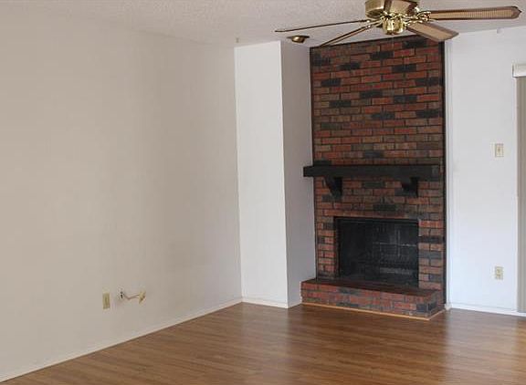 4th image of 3583 Monsols Dr