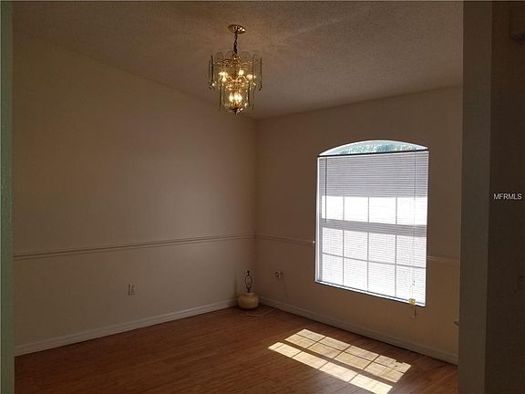 3rd image of 642 McKinley Ct