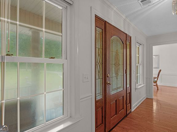 4th image of 296 Magnolia Rd
