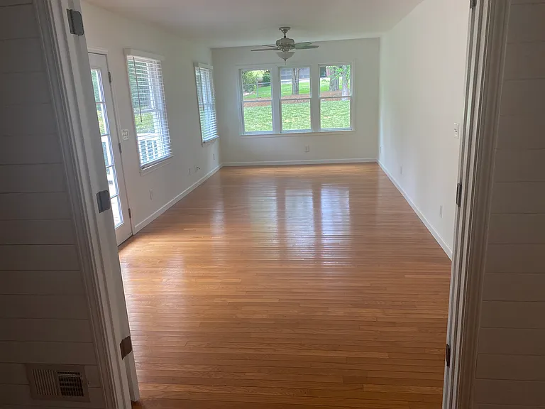 225 Thompson Pl — Photo 10
