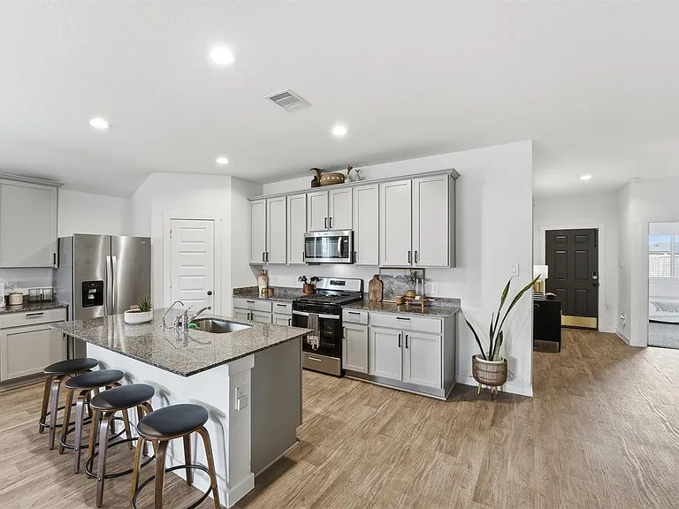 3815 Haydon Ridge Ln — Photo 5