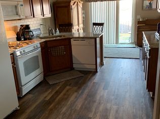 2572 Carlisle Ln, Hampshire, IL 60140