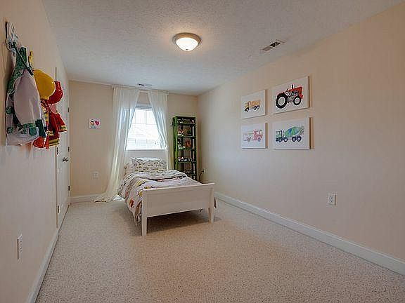 3rd image of 1866 Cumberland Dr