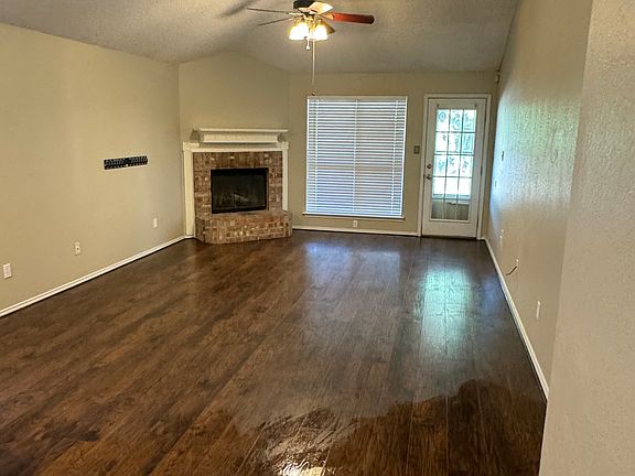 4th image of 214 Lancelot Dr