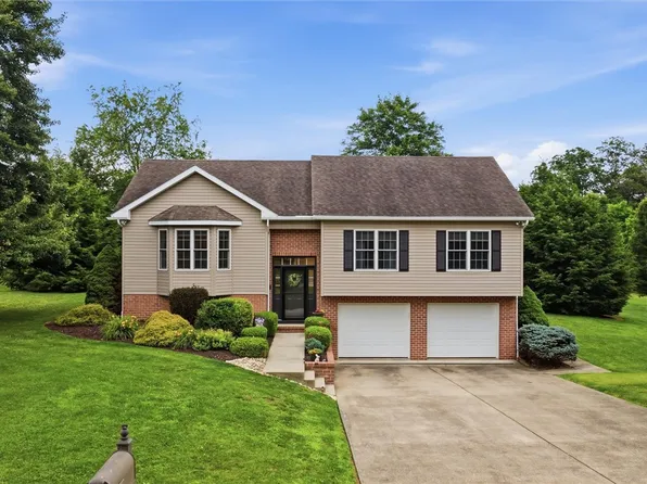 96 James St, Lemont Furnace, PA 15456