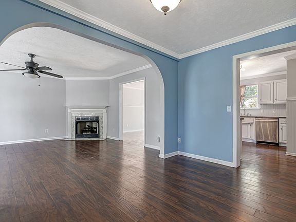5th image of 202 Moorhill Ave
