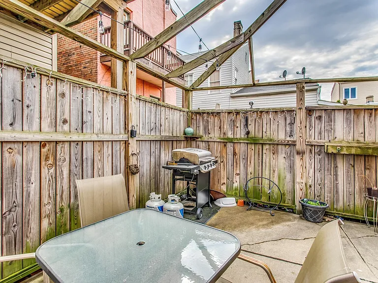 2128 Merriman Way — Photo 41