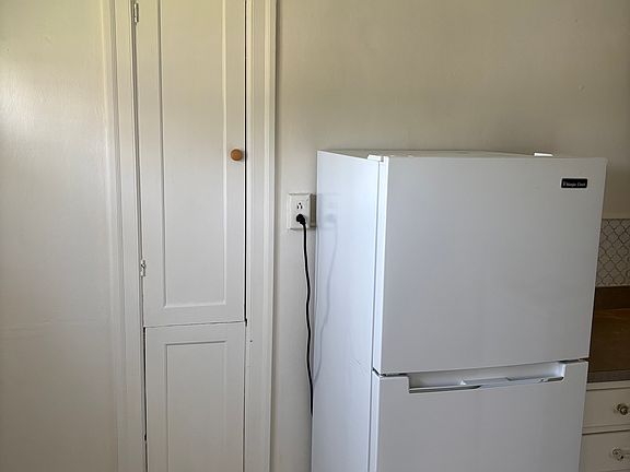 3rd image of 134 S Cambrian Ave APT 7