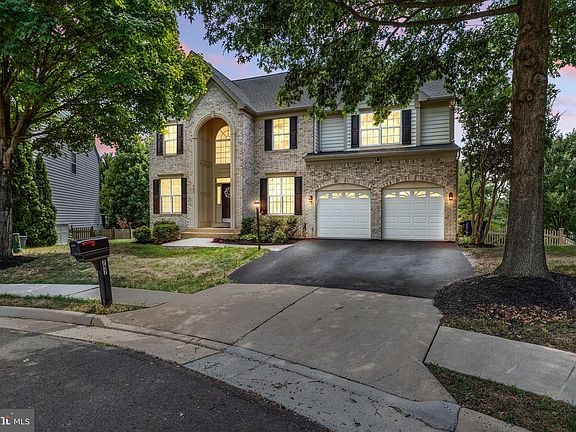 3rd image of 757 Hardy Ct NE