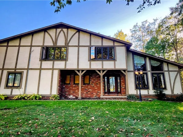 12215 Shiloh Dr, Chesterland, OH 44026