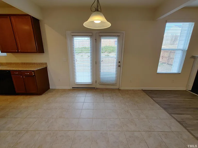 115 Glenview Ln — Photo 8