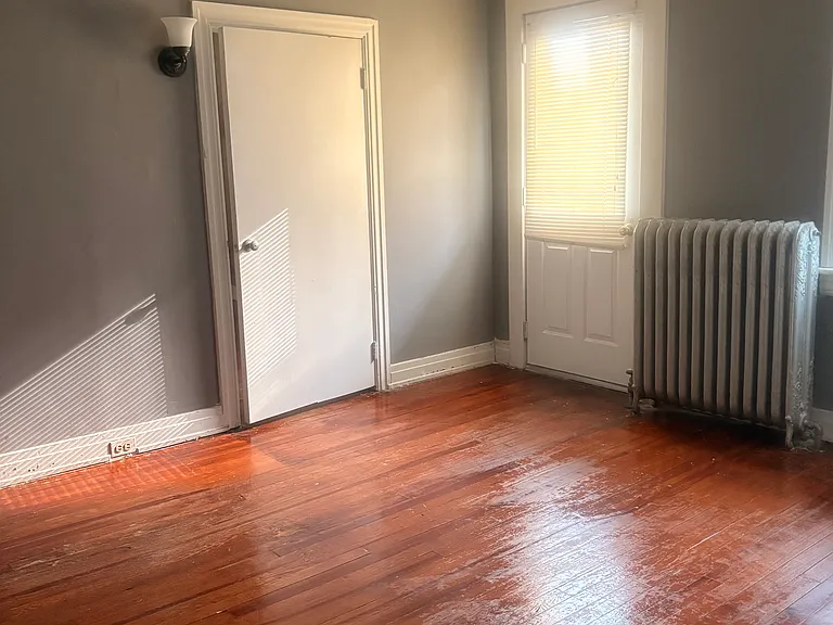 636 Walnut St — Photo 9