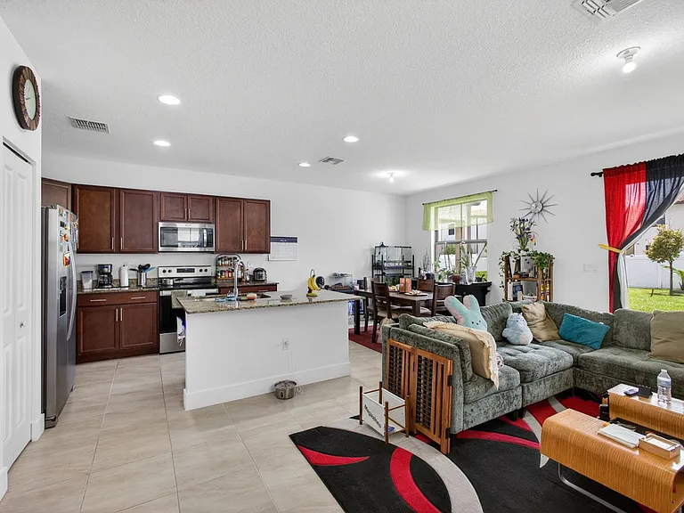 4009 Sequoia Pl — Photo 8