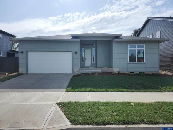 3051 Olympic St, Woodburn, OR 97071
