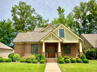 812 Box St, Athens, AL 35611