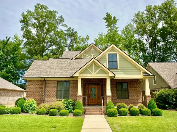 812 Box St, Athens, AL 35611