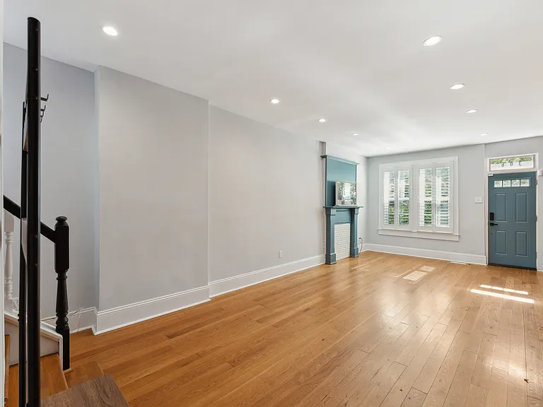 306 L St SE — Photo 4