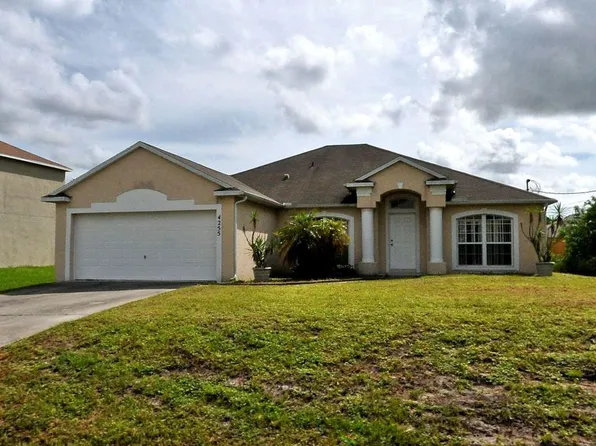 4255 SW Daemon St, Port Saint Lucie, FL 34953