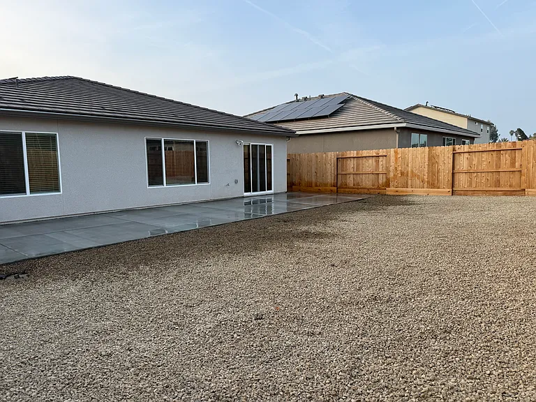 2165 S Sylmar Ave — Photo 12