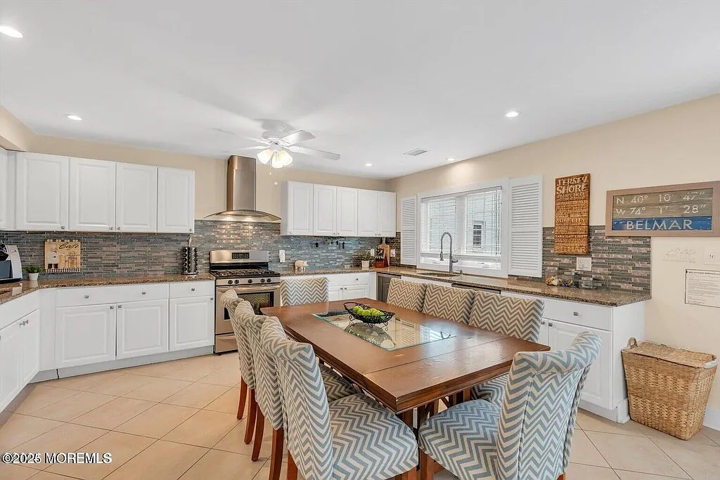 2 bed, 2.5 bath, 2639 sqft, $2,500 — Photo 3
