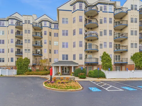 10 Seaport Dr APT 2311, Quincy, MA 02171