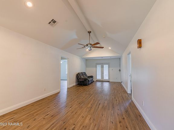 2nd image of 110 Briar Green Dr