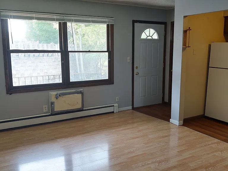 912 2nd Avenue — Photo 9