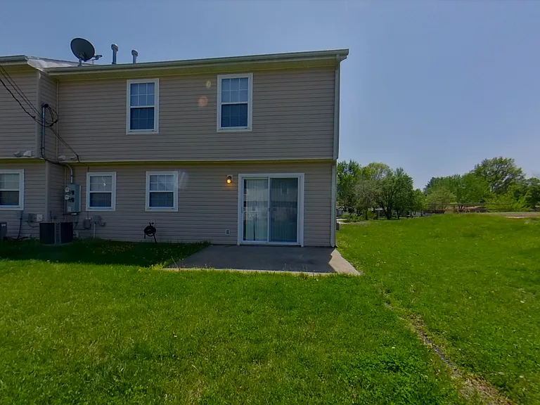 438 Butterfield Rd — Photo 12