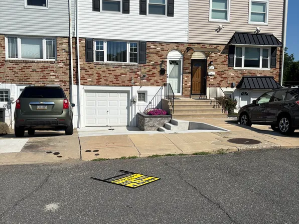 3303 Ashfield Ln, Philadelphia, PA 19114