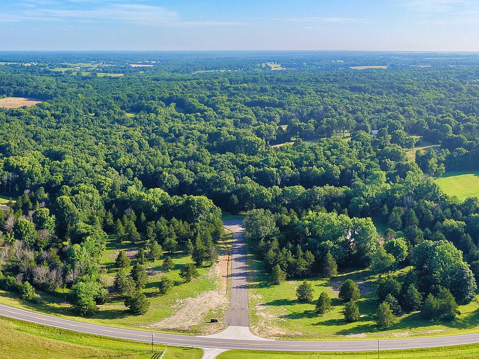 1st image of 1 Briar Wood Trl