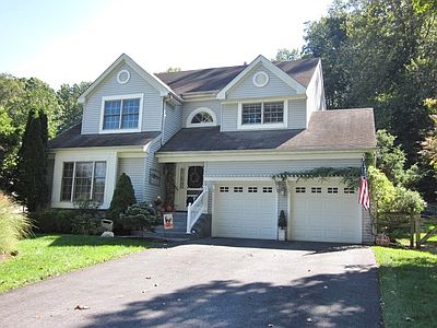 1st image of 13 Canterbury Dr