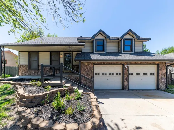 1913 S White Oak Dr, Wichita, KS 67207