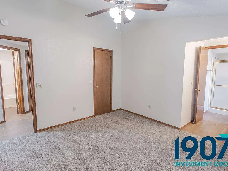 2102 Briarcliff Dr — Photo 20