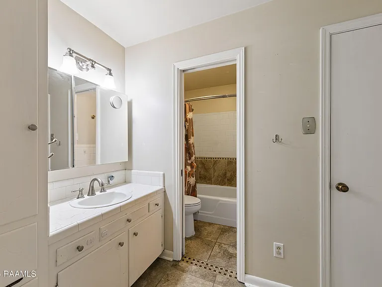 140 Orangewood Dr — Photo 15