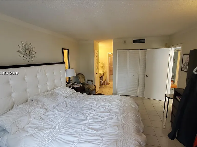 2030 S Ocean Dr #401 — Photo 2