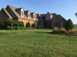 956 Rock Haven Rd SE, Nashport, OH 43830